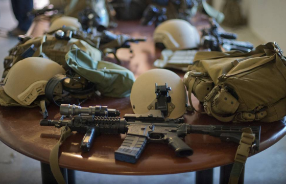 Австрали, Франц Улс Украинд түлш, зэвсэг нийлүүлнэ