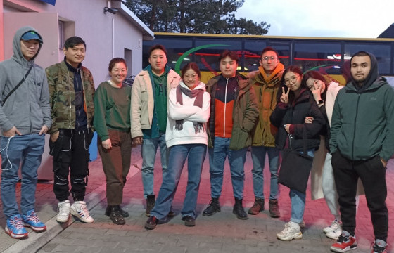 Украинаас дахин 16 иргэнээ татаж авав