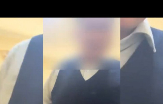 ЦАГДААД ЗОДУУЛСАН А: АРИУН ЦЭВРИЙН ӨРӨӨ ОРОХ ГЭТЭЛ ӨРӨӨНД БАЙСАН ЦАГДАА “СУУДЛААСАА БОСЛОО” ГЭЭД ЗОДОЖ, УТАС БУЛААЖ АВСАН