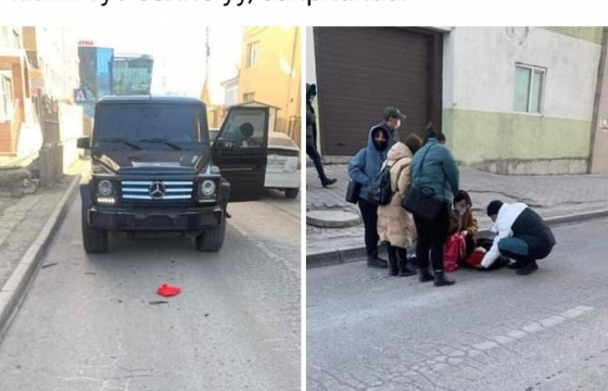 ХОХИРОГЧ ХҮҮГИЙН ЭГЧ: ДҮҮГ МИНЬ МӨРГӨСӨН ХЯТАД ЖОЛООЧ ХЭРГЭЭ ХҮЛЭЭХГҮЙ ХИЛ ГАРААД ЗУГТААЧИХ ВИЙ 