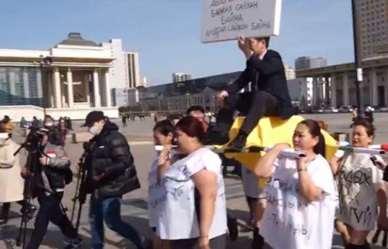 НҮЦГЭН ЖАГСАГЧИД: Жилийн 160-360 хувийн хүүтэй зээлд дарлуулж байна