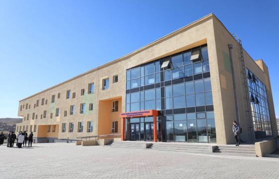 Нийслэлийн 122 дугаар сургууль газрын гүний дулаанаар халаалтаа шийджээ