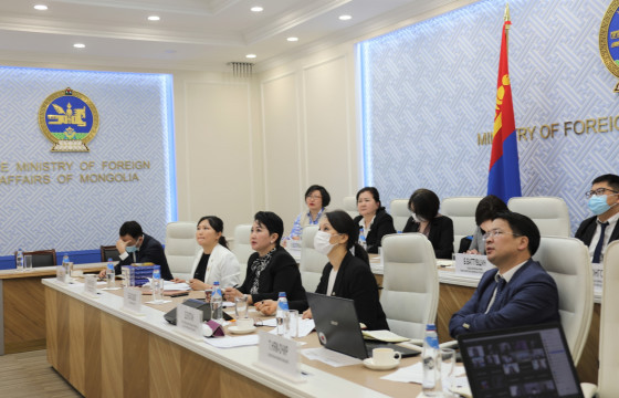 Хилийн чанадад үйл ажиллагаа явуулж буй монгол сургууль, цэцэрлэг, хэл соёлын төвийн удирдлагуудтай цахим уулзалт хийв