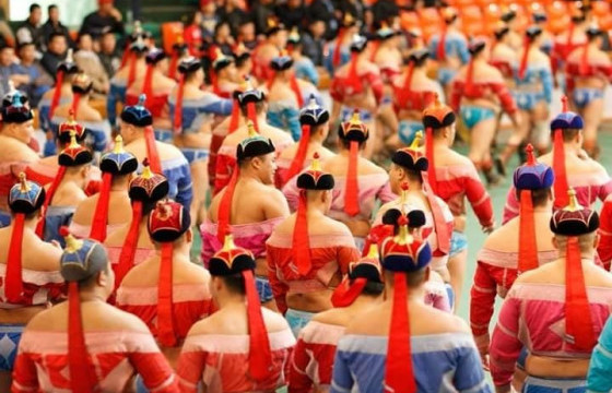 Шаардлага хангаагүй  өмсгөлтэй бөхийг барилдаанд оролцуулахгүй