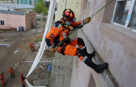 Утаажилтын бүсээс 49 иргэнийг гаргаж, аюулгүй байдлыг ханган ажиллалаа