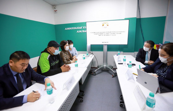 Иргэд цахилгаан тавиулах, орон сууцаа дулаалуулах хүсэлтээ Ерөнхий менежерт уламжлав