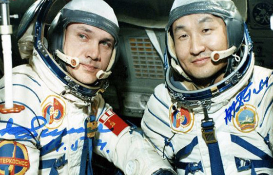 Монгол хүн анх сансарт ниссэн өдөр тохиож байна