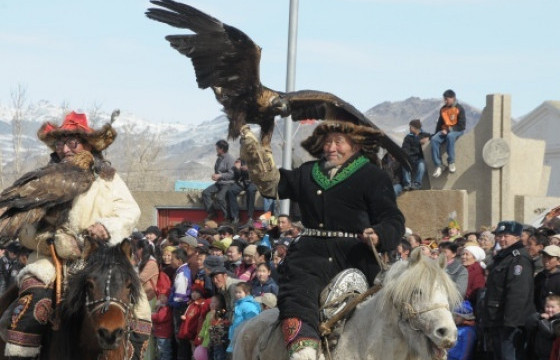 КАЗАХ ТҮМЭНДЭЭ НАУРЫЗЫН БАЯРЫН МЭНД ХҮРГЭЕ