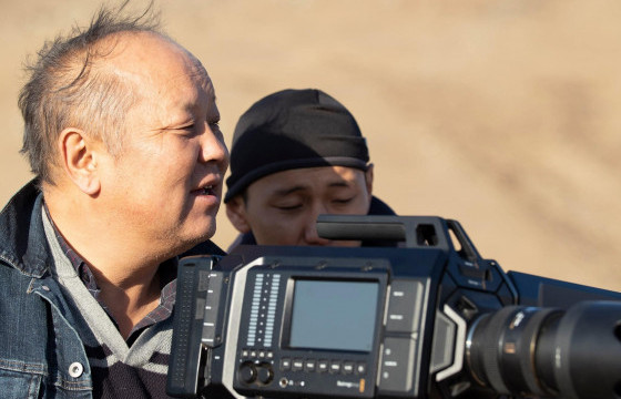 ДУРСАХУЙ: Дүн нуруутай дүүрэн найруулагч