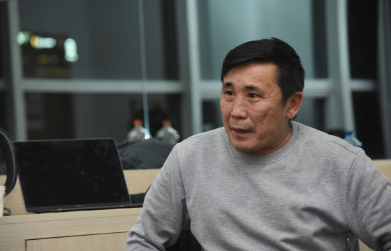 ЖҮЖИГЧИН Д.ДЭЛГЭРСАЙХАН: “Маск” продакшныхан бидний унааны зардал, буудал, хоол хүнсний зардлыг дааж байгаа. Үүнээс илүү яаж туслах билээ дээ