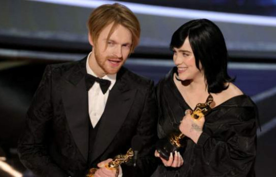 “ОСКАР-2022”: Шилдэг киноны дуу шагналыг Билли Эйлиш, Финнеас О'Коннелл нарын “No Time to Die” дуу хүртлээ