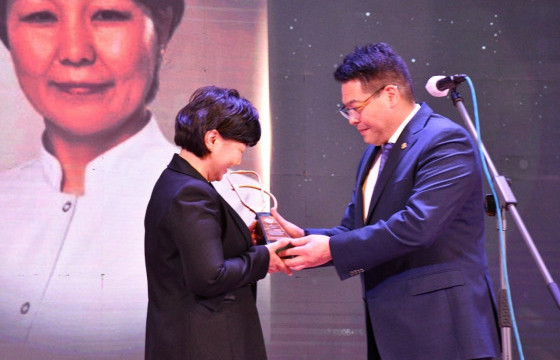 АЛТАН ЧАГНУУРЫН ЭЗЭН ЭМЧ Ш.АГИЙМАА: Тархвар судлалын чиглэлээр 30 жил ажилласан хөдөлмөрийг минь үнэлсэнд баяртай байна