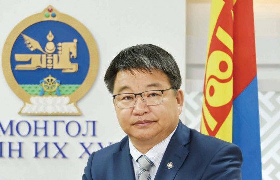 Ж.БАТСУУРЬ: Бид зөвлөгөөнтэй байгаа учир мэдээлэл өгөх боломжгүй байна