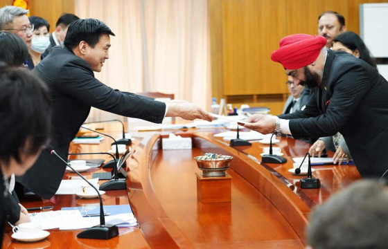 БНЭУ-ын ЭКСИМ банк, “Газрын тос боловсруулах үйлдвэр байгуулах төсөл”-ийн Менежментийн зөвлөх компанийн удирдлагуудыг хүлээн авч уулзлаа