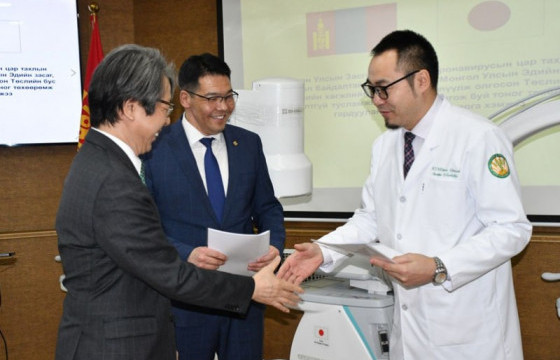 Эмнэлгийн тоног төхөөрөмжийг ГССҮТ-д гардуулан өглөө