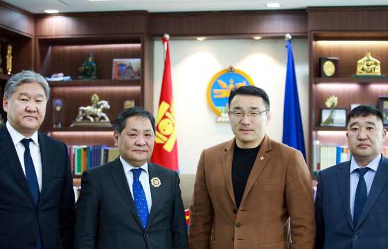 Нийслэлийн эрх зүйн байдлыг шинэчлэхэд үнэтэй хувь нэмэр оруулсан эрхмүүдийг шагнажээ