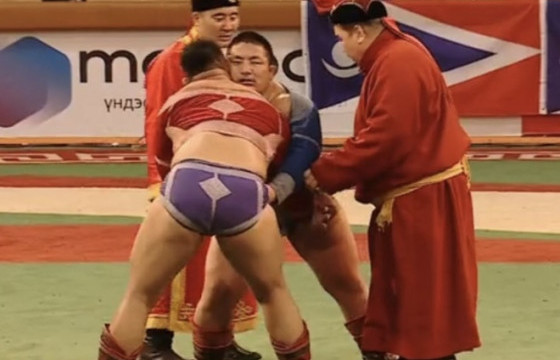 Б.Бат-Өлзий АН-ын барилдаанд түрүүлжээ