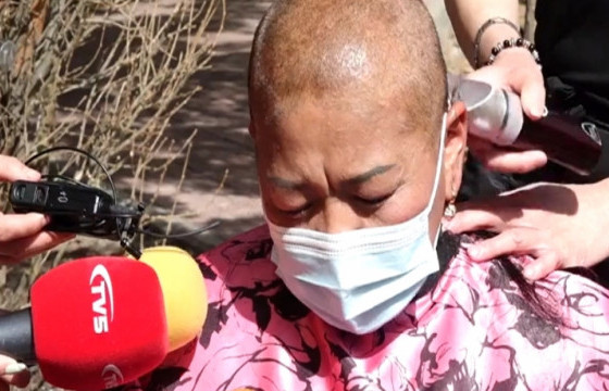 Дархан-Уул аймгийн 12 дугаар сургуулийн сэтгэл зүйч: Би сурагчаа өмөөрч, үсээ хусаж байна