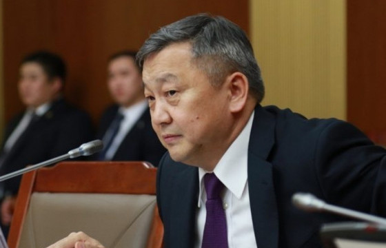 З.ЭНХБОЛД: С.Эрдэнийн  барьж байгаа тамгыг Ардын намынхан хийж өгсөн