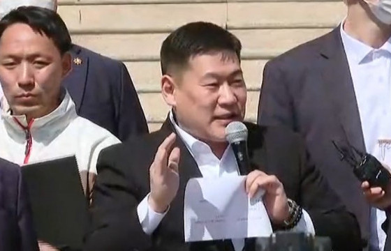 Л.ОЮУН-ЭРДЭНЭ: Х.Нямбаатар сайдыг дууд