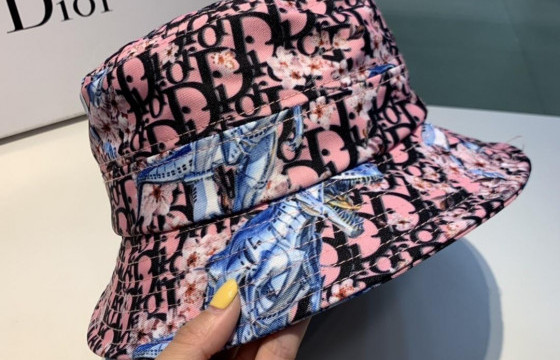 Энэ зуны трэнд малгай