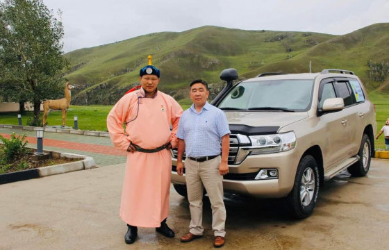 Н.Золбоо: Д.Мөнх-Эрдэнэ ээ, автомашин өгөөд намайг яаж ч болно гэж бодсон бол андуурч байна 