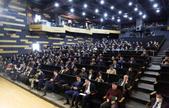 “Үр тарианы үйлдвэрлэл эрхлэгчдийн улсын зөвлөгөөн” эхэллээ