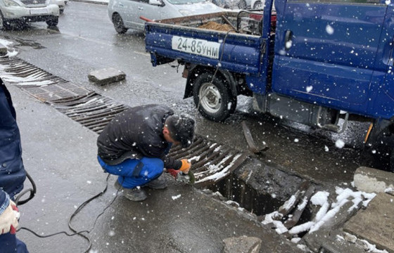 Ус зайлуулах шугам, худгийг засаж, нөхөн сэргээж байна