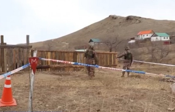 Айлын хашаанаас их бууны цэнэгтэй сум олджээ