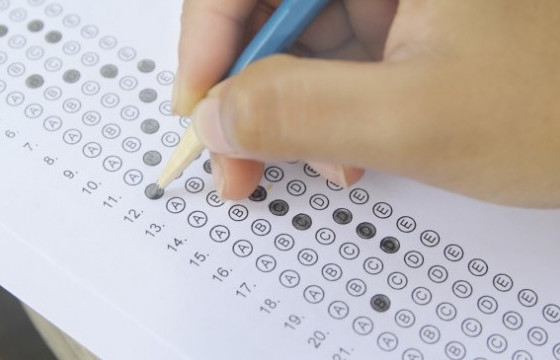 Монгол хэл, бичгийн шалгалт өгсөн 95 сурагчийн оноог залруулжээ