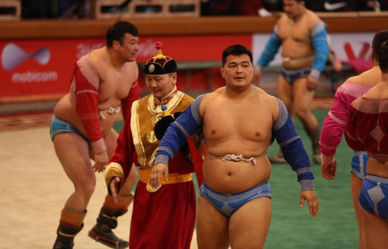 Аймаг, цэргийн цолтой 256 бөхийн барилдаанд аймгийн заан Э.Мөнхжаргал түрүүллээ