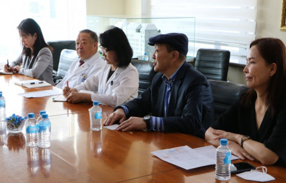 Улсын гуравдугаар төв эмнэлэгт БНСУ-ын профессорын багийн сургалт хийлээ