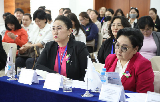 ОТГОНТЭНГЭР ИХ СУРГУУЛЬ “ХҮҮХДИЙН ХӨГЖИЛ, ТӨЛӨВШИЛ” ЭРДЭМ ШИНЖИЛГЭЭНИЙ ХУРЛЫГ 10 ДАХЬ ЖИЛДЭЭ ЗОХИОЖ БАЙНА 