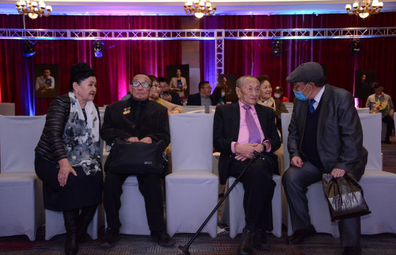 СГЗ, НЭРТ СЭТГҮҮЛЧ Х.ЦЭВЛЭЭ: “Эргэлтийн номын сан” цуврал “Монголчуудын амьдралын нэвтэрхий толь бичиг болох байх болов уу” гэж бодож байна