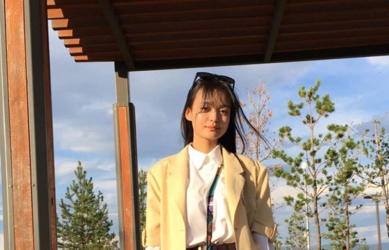 Б.ХОНГОРЗУЛ: 