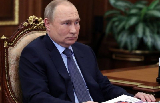 Гадаад хэргийн сайд нь “Гитлер, Зеленский хоёулаа еврей цустай” гэж хэлснээс болж, В.Путин уучлалт гуйсан гэв