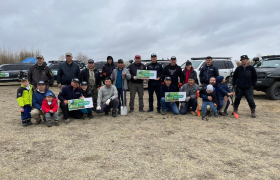 Экологийн цагдаагийн албаныхан  Монголын ланд круйзер эзэмшигчдийн клубтэй хамтран “Тэрбум мод” үндэсний хөдөлгөөнд нэгдлээ