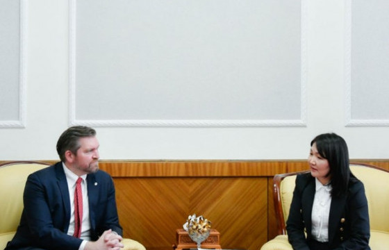 Азийн сангийн Суурин төлөөлөгчийг хүлээн авч уулзлаа