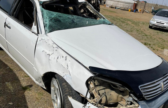 Орон нутгийн замд хурд хэтрүүлснээс зорчигч эмэгтэйн амь хохирч, жолооч  нь хүнд бэртжээ 