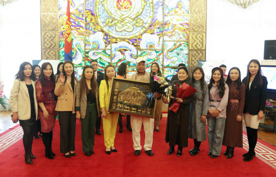 Нийслэлийн онцлох 10 гэр бүлийг алдаршууллаа