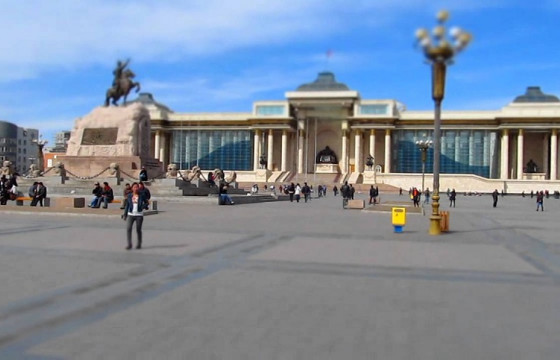 Төв талбайд шүдний болон хүүхдийн эмч нар үнэгүй үзлэг хийж байна