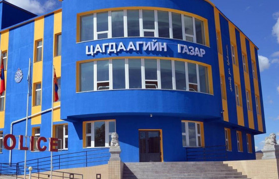 Баянхонгор аймгийн цагдаагийн газраас ноолуур, зэс, адууны дэл зэргийг хулгайлсан байж болзошгүй 16-17 насны долоон иргэнийг саатуулан шалгаж байна