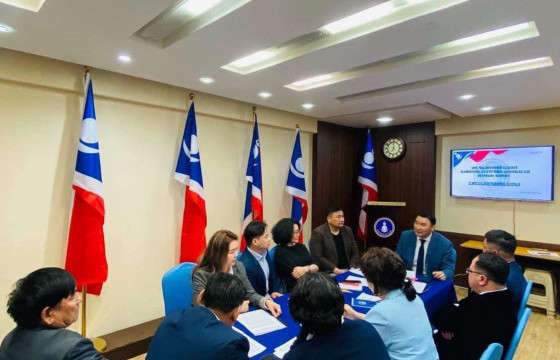 Баянзүрх дүүргийн Намын хорооны тэргүүлэгчдийн хурал хуралдлаа 