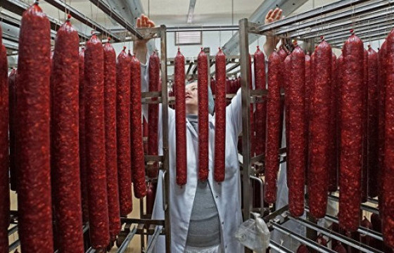 Хугацаа нь хэтэрсэн хиамыг дараагийн хольцод нийлүүлдэг