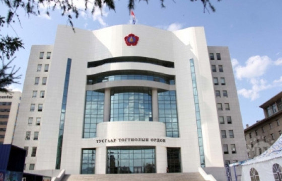 ЦЕГ: Тусгаар тогтнолын ордны арын талбайгаас олдсон цогцсыг шүүх эмнэлэг рүү шилжүүлсэн