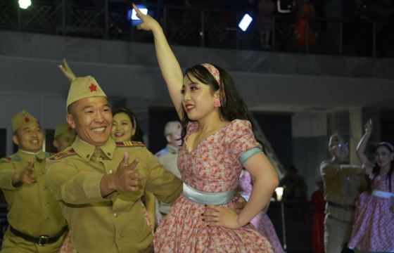 “Эрдэнэтийн бал” бүжгийн  наадам болжээ