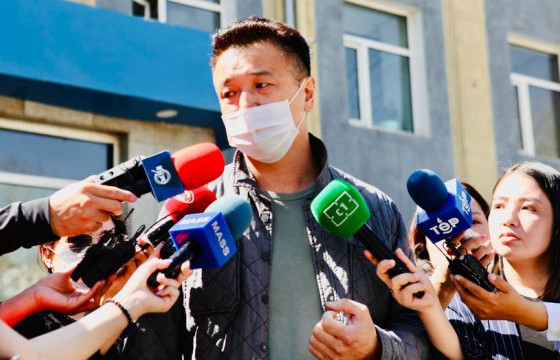 АН-ын гишүүдийн тайван жагсаалыг үймүүлэхээр С.Эрдэнэ, Э.Бат-Үүл нар 50 мянган төгрөгөөр хүмүүс хөлсөлжээ 