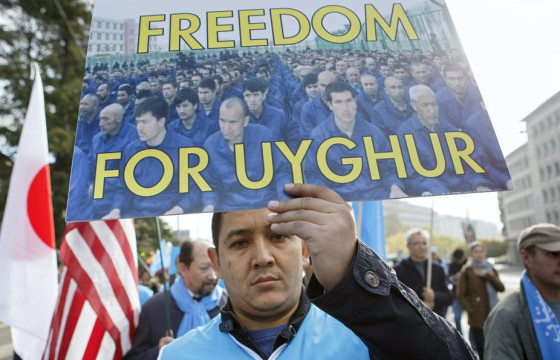 Хятадад үйлдвэрлэв буюу Уйгарын хорих лагер