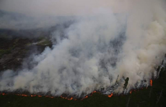 Минжийн хангайд гарсан түймрийн унтраахын тулд алба хаагчдыг нисдэг тэргээр хүргэжээ