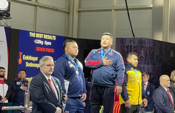 Хөдөлмөрийн баатар Э.Содномпилжээ дэлхийн аварга болж, дэлхийн дээд амжилтыг шинэчиллээ